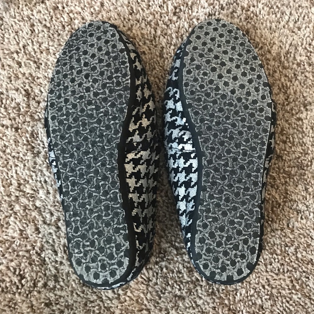 Toms - Picture 4 of 6